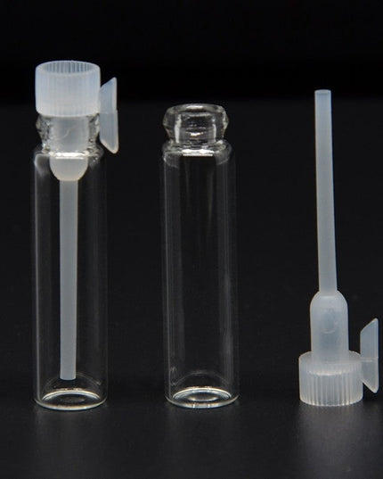 Kilian Liaisons Dangereuses, Typical Me Eau De Parfum Samples